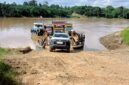 Penyeberangan ponton di Desa Balairajo, Desa Paseban, Kabupaten Tebo