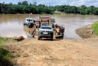 Penyeberangan ponton di Desa Balairajo, Desa Paseban, Kabupaten Tebo