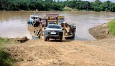 Penyeberangan ponton di Desa Balairajo, Desa Paseban, Kabupaten Tebo